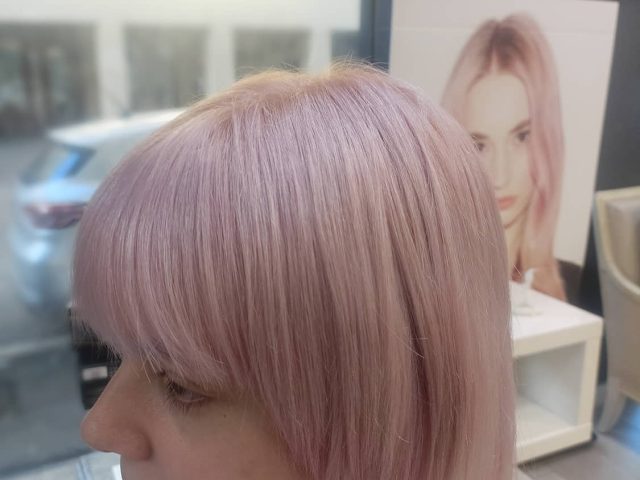 coiffeur coloriste aix cheveux rose pastel