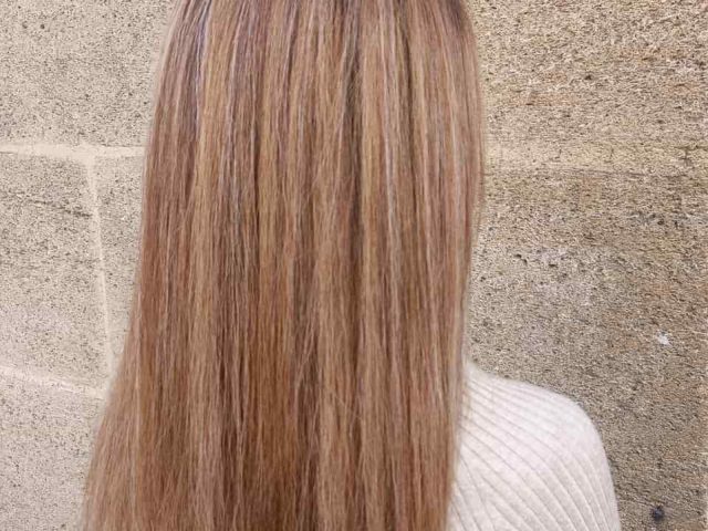 balayage miel cheveux longs coiffeur coloriste aix-en-provence