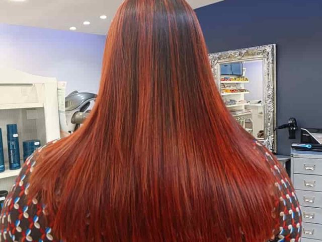 balayage rouge cheveux longs coloriste aix en provence